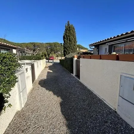 Maisonnette, Au Calme Avec Terrasse Et Parking Prive 4am21 Le Barcares
